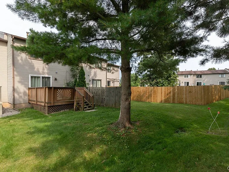 8457 Bubbling Springs Dr — Photo 26