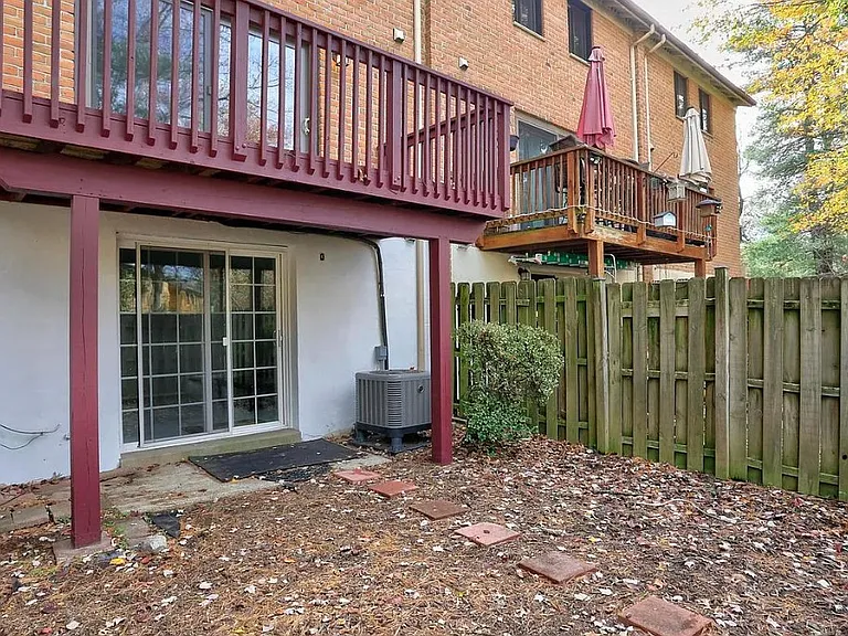 7331 Kerry Hill Ct — Photo 3