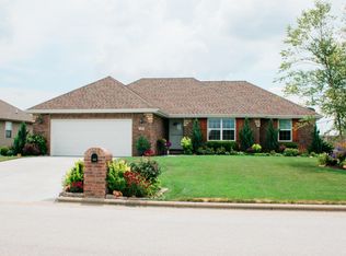 302 E Willow St, Clever, MO 65631