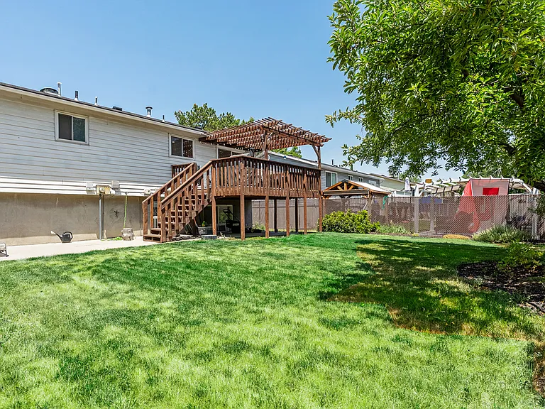 832 N Morton Dr — Photo 12