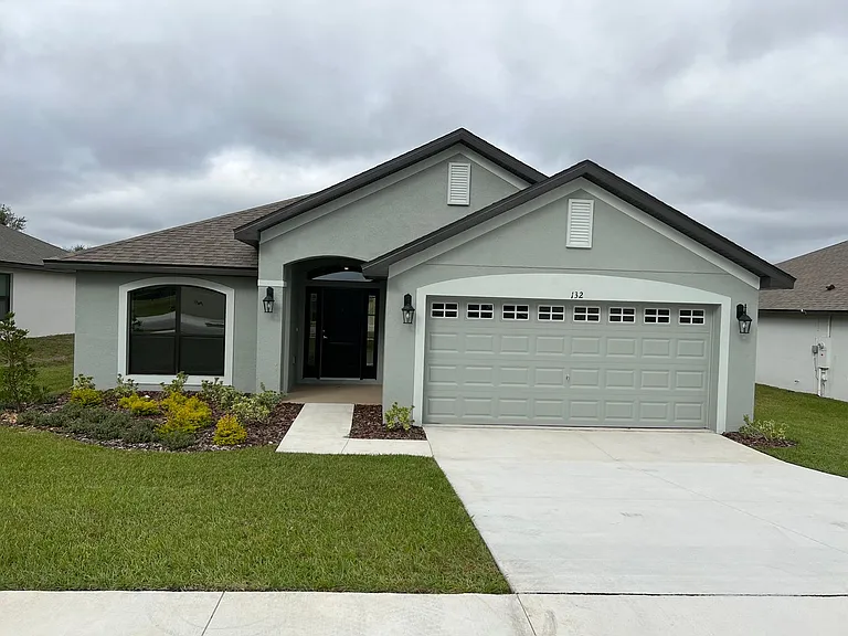 132 Bergamot Loop — Photo 1