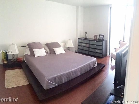 5th image of 3300 NE 192nd St APT 1607