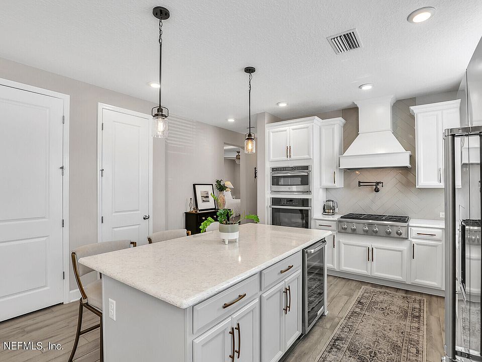 1st image of 70 APPIAN Avenue