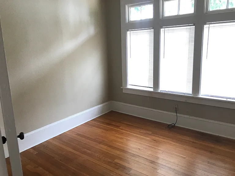 245 1/2 Kings Hwy — Photo 9