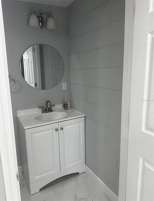 1 bed, 1.0 bath, 650 sqft, $1,000 — Photo 4