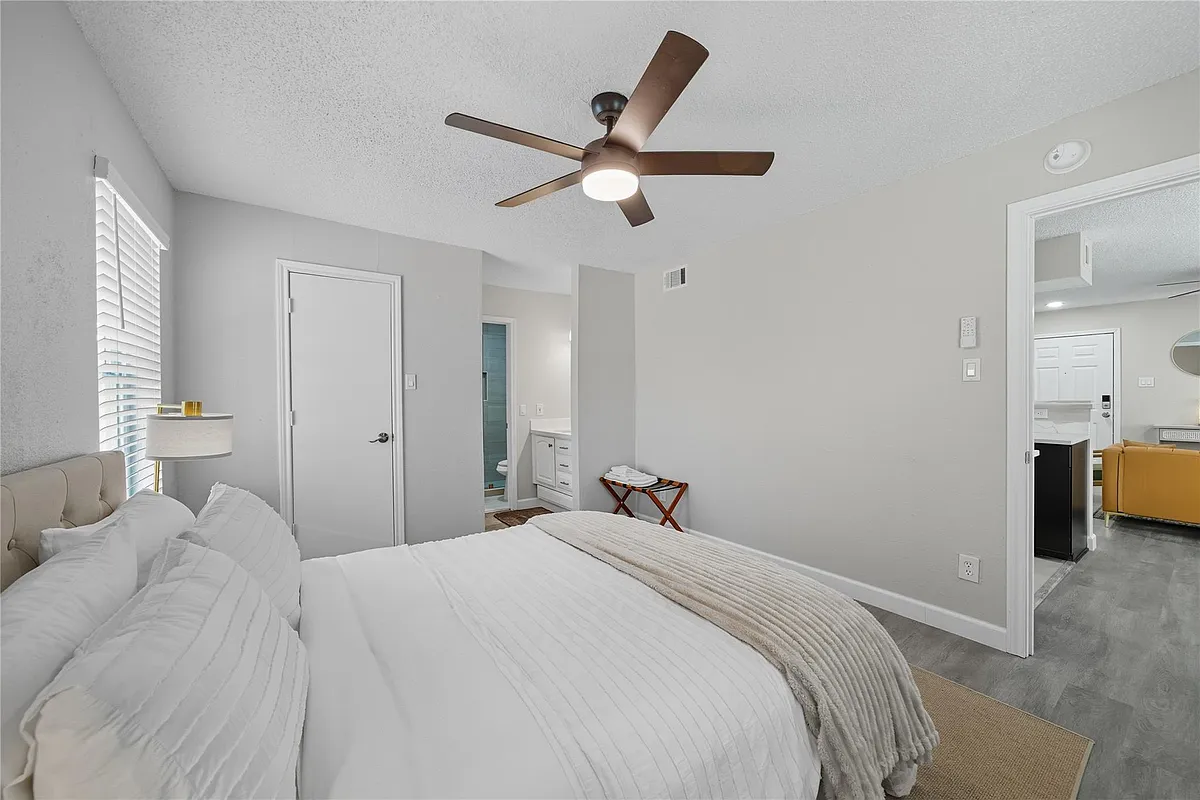 Building Photo - 2750 Holly Hall St #508