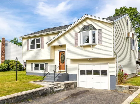 218 Nutmeg Drive, Torrington, CT 06790