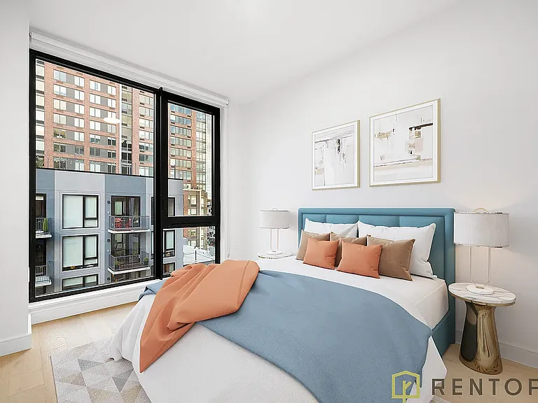 622 11th Ave #1008 — Photo 6