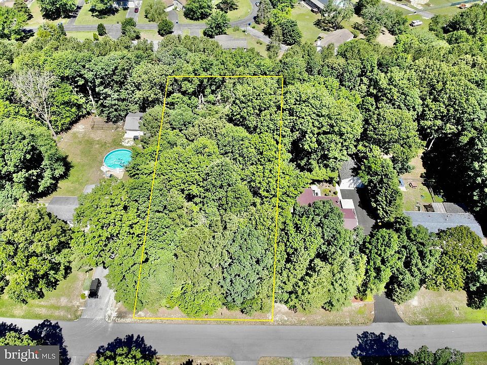 1st image of 42 Woodlyn Est