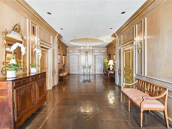 3rd image of 1550 2nd St APT 5F