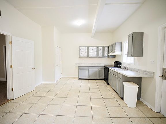 2nd image of 1101 Eva St