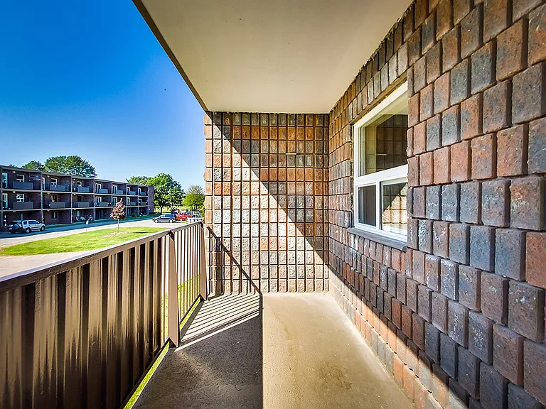 27 Terry Fox Pl — Photo 8