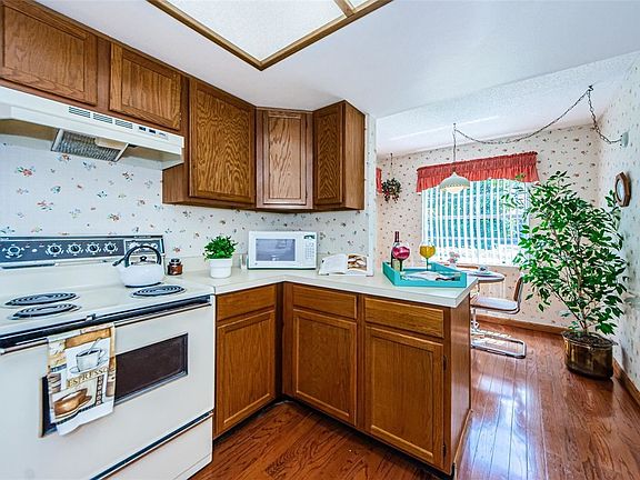 3rd image of 3407 Thalia Ct