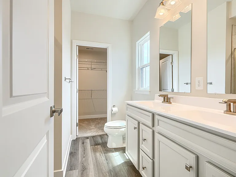 2024 Bolton St — Photo 13