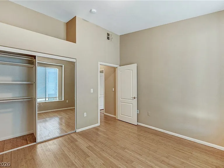 2305 W Horizon Ridge Pkwy #2423 — Photo 18