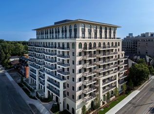 38 Earlington Ave #304, Toronto, ON M8X 2N5