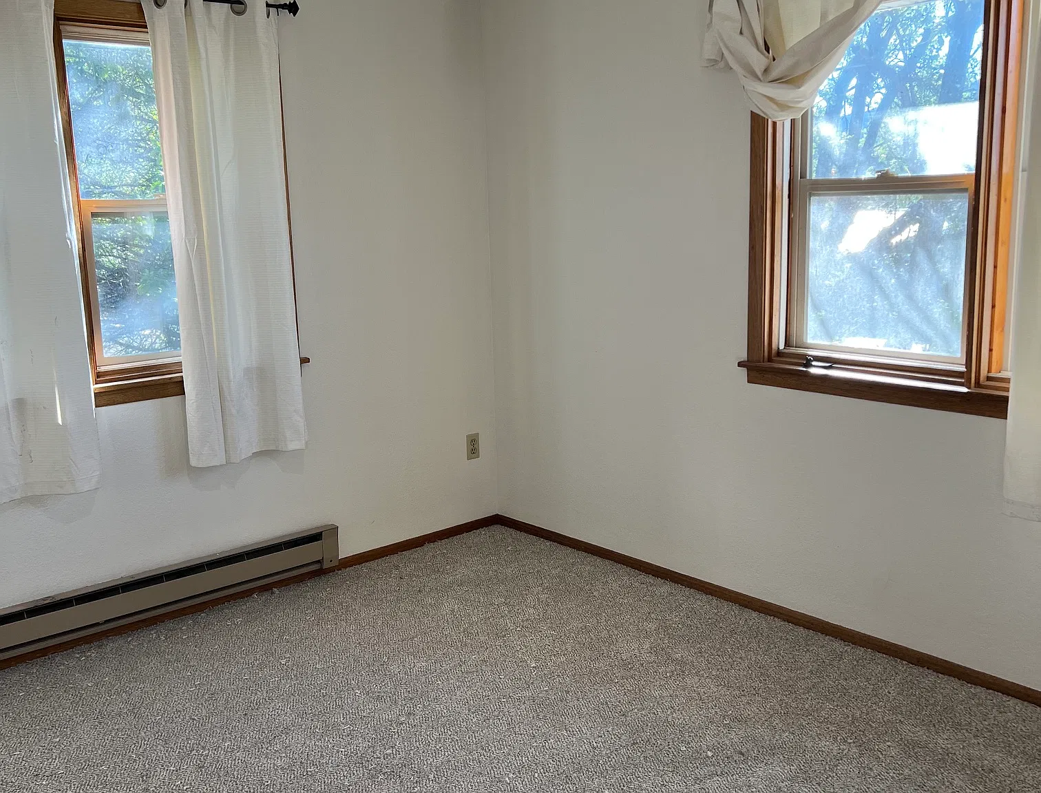 3 bed, 1.5 bath, 1232 sqft, $2,450 — Photo 3