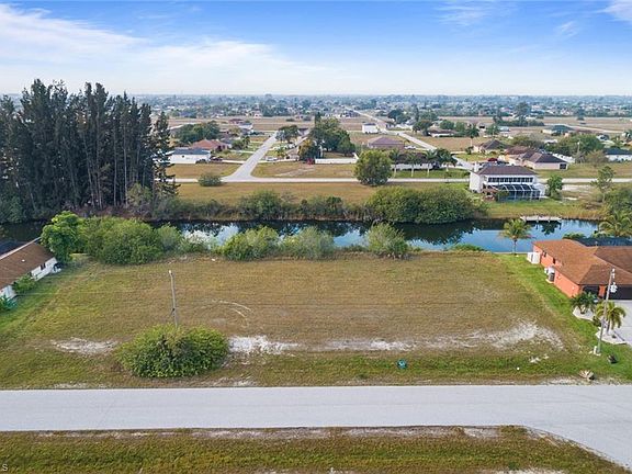 3rd image of 420 NE 18th St Lot 17 & 18
