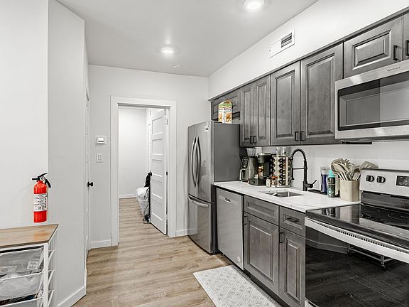 2nd image of 324-326 Darby Rd #1R