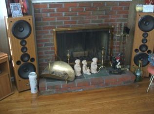 15 Mariposa St, Hyde Park, MA 02136