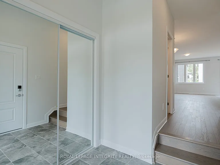 409 Silicon Way — Photo 4