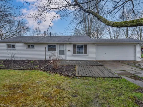 12744 Samuel Dr, Mantua, OH 44255