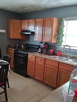 2nd image of 1902 Neumann Dr