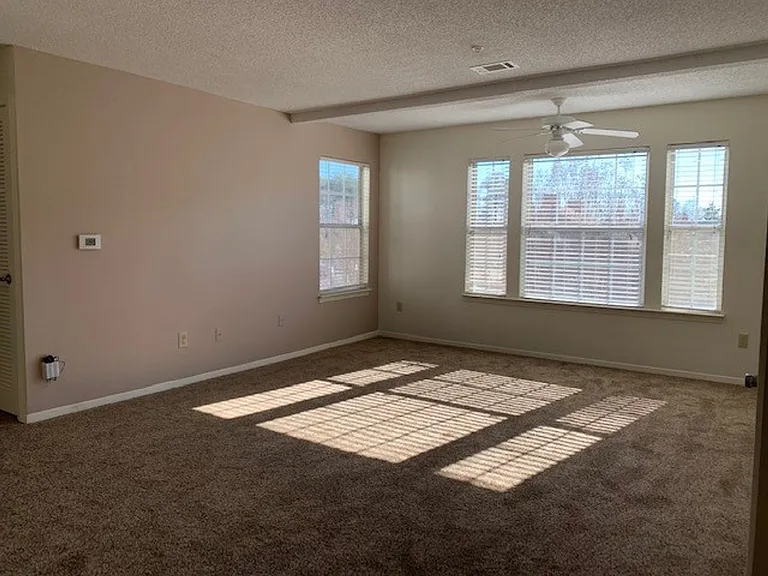 Hamilton at Turman Farms Apartments — Photo 50