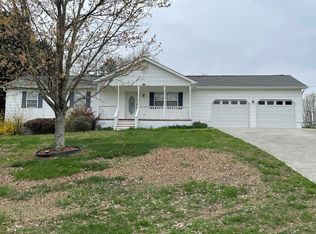 93 Rodeo Dr, Rock Spring, GA 30739