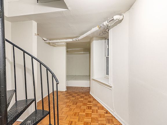 3rd image of 323A E 89th St
