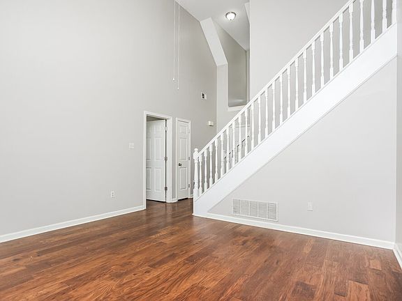 4th image of 5996 Southbend Ln