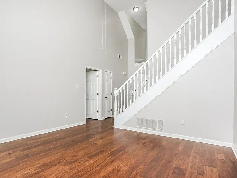 5996 Southbend Ln — Photo 4