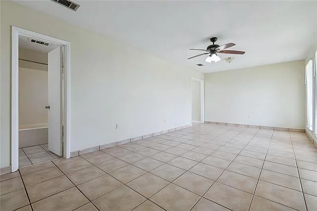 141 N Betty Ln — Photo 3