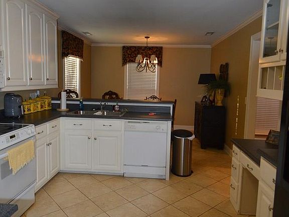 4th image of 337 Kingston Dr