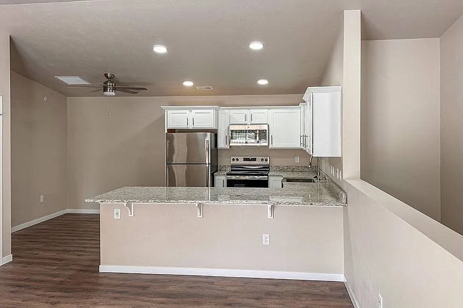 CRYSTAL RIDGE — Photo 4