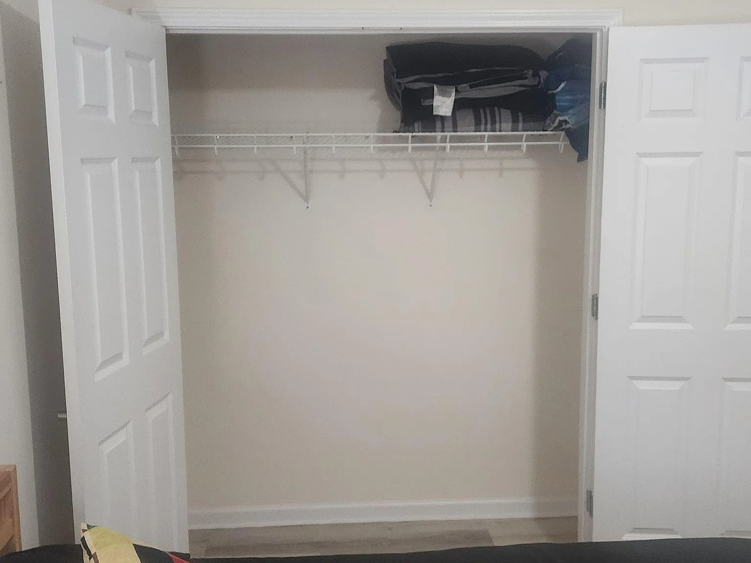2 bed, 2.0 bath, 2453 sqft, $1,139 — Photo 2