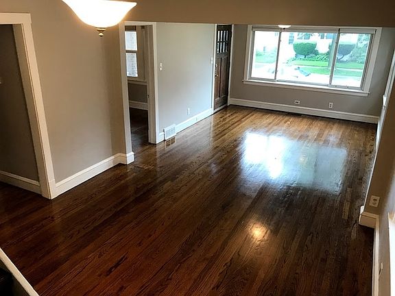 3rd image of 1035 S Harvey Ave