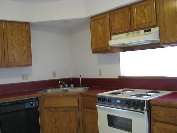 4th image of 13588 Capistrano Dr S