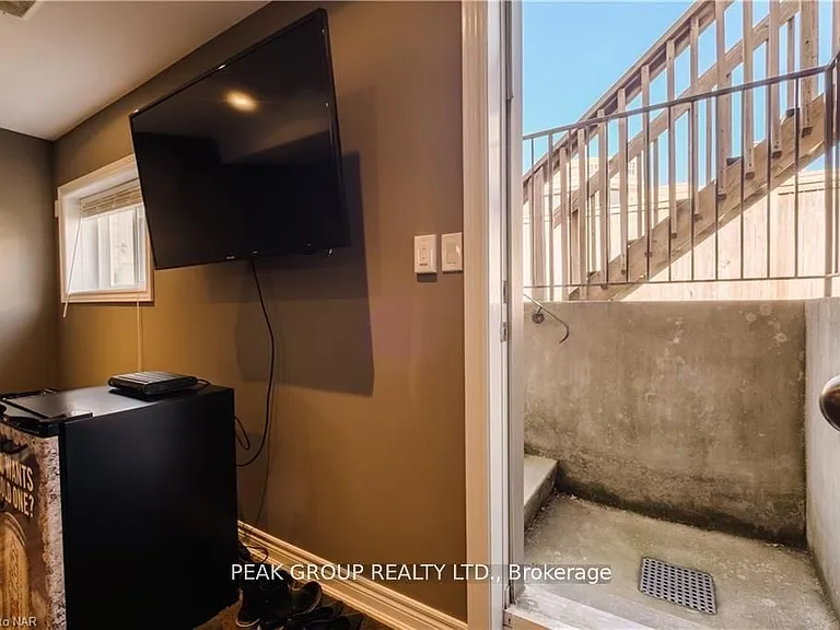 9 Flynn Ct — Photo 8