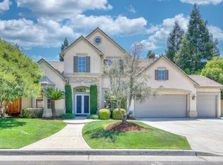 2649 E Deyoung Dr, Fresno, CA 93720