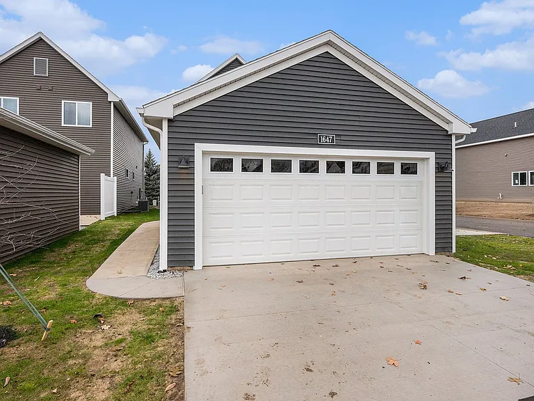 1835 Kingfisher Cir — Photo 20