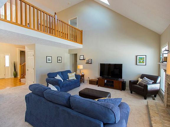 3rd image of 36132 Acorn Ct