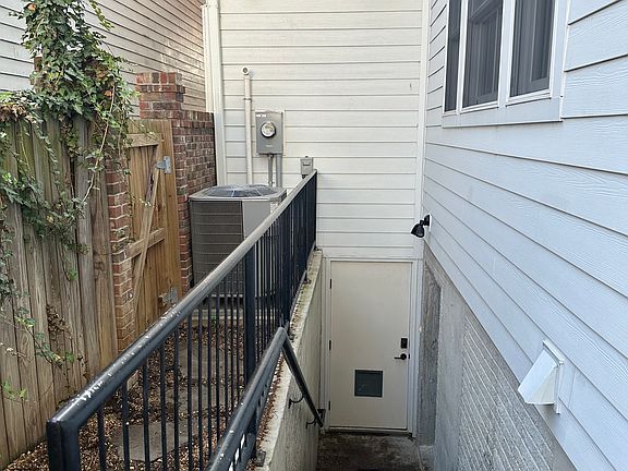 3rd image of 214 S Henry St #214B
