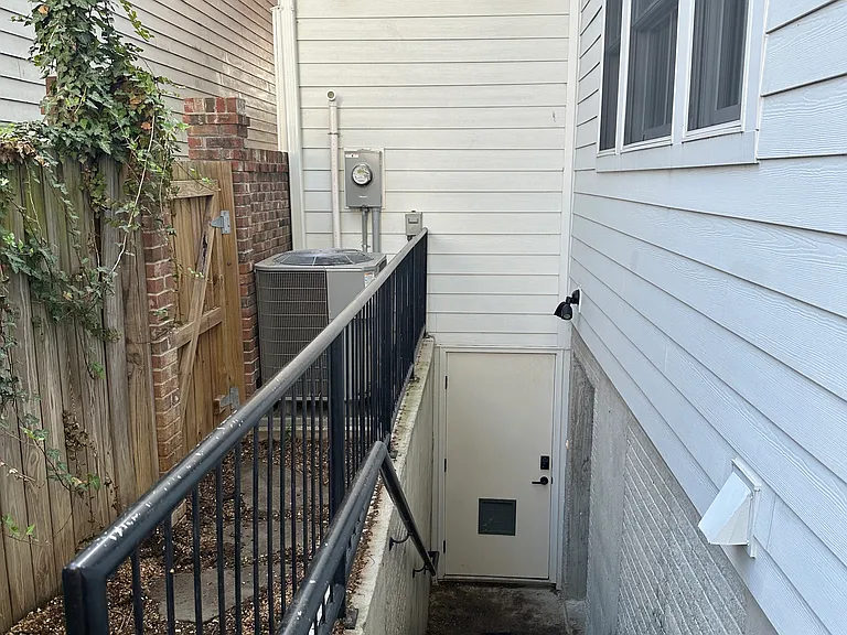 214 S Henry St #214B — Photo 3