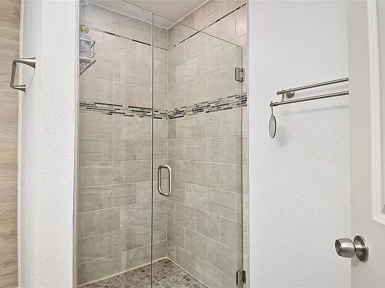 7037 Duke St — Photo 16