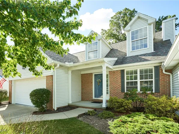 435 W Heritage Dr, Cuyahoga Falls, OH 44223