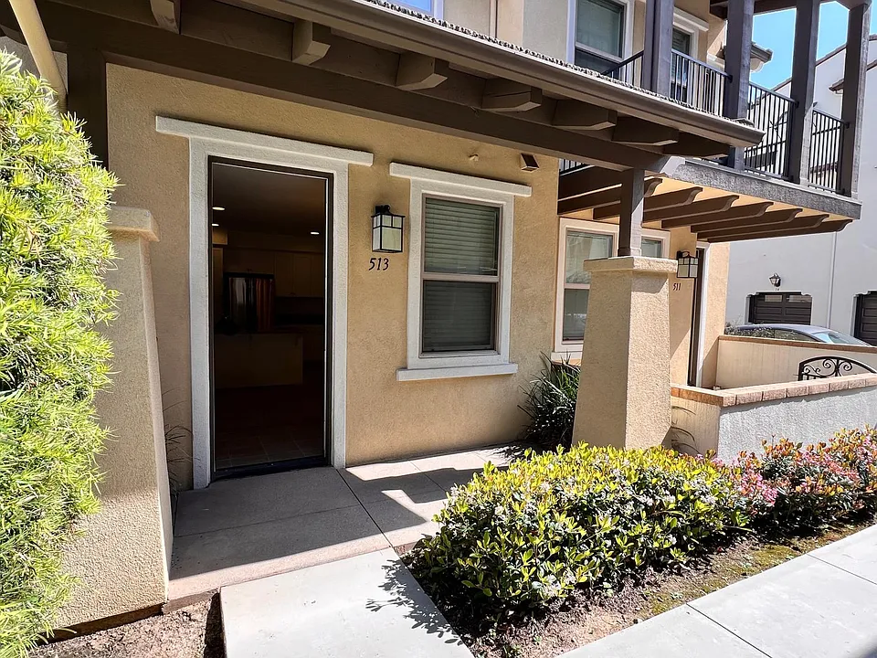 513 S Brea Blvd