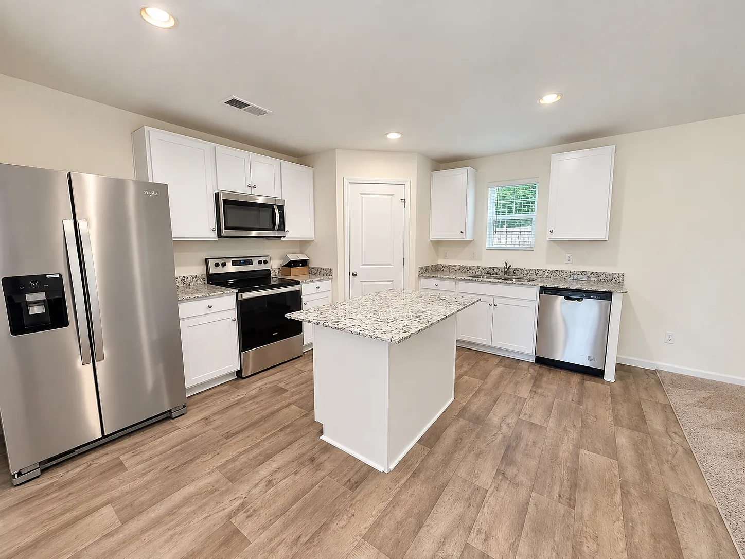 4 bed, 2.5 bath, 1703 sqft, $1,800 — Photo 2