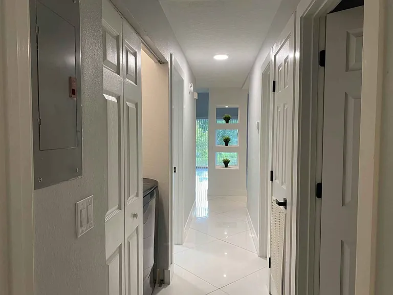 2032 Gregory Dr — Photo 6