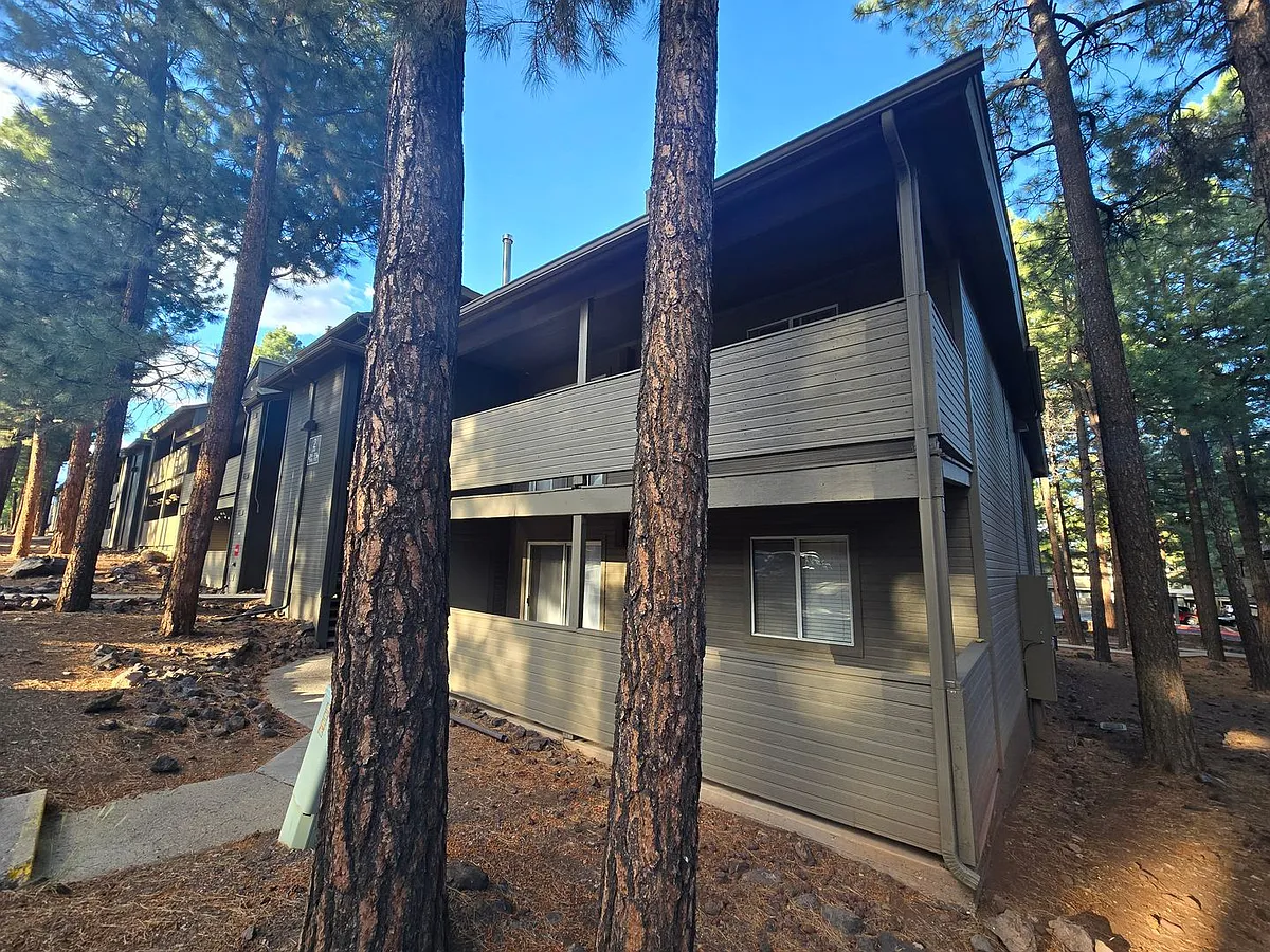 Building Photo - 1385 W University Ave #2-113